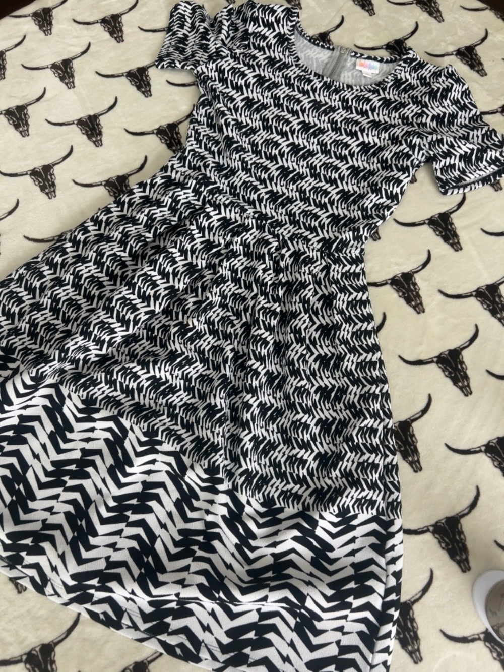 LuLaRoe Amelia Black & White Fit and Flare Dress Size M